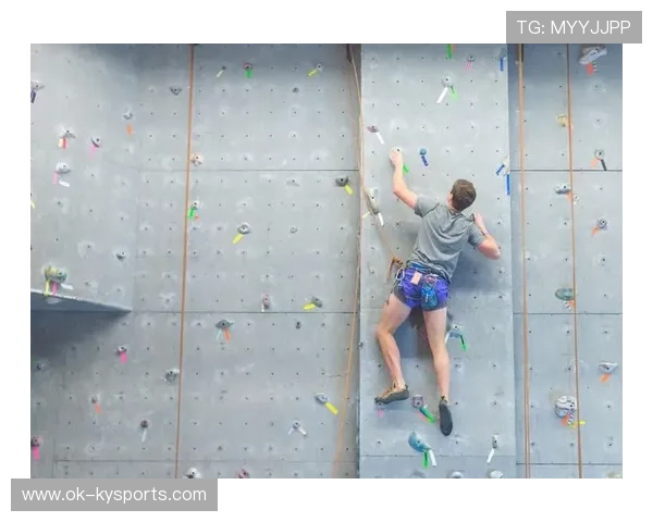 天梯攀岩赛，突破极限登顶最高峰，攀岩难度赛道